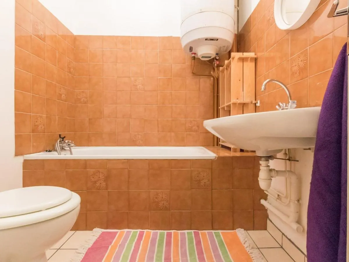Appartement 2 Pieces Avec Parking A Briancon - Fr-1-330C-98 France